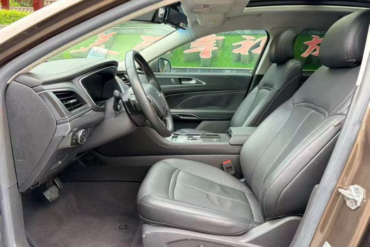 Used Ford Taurus 2017 EcoBoost 245 Fashion Edition Left Front Seat