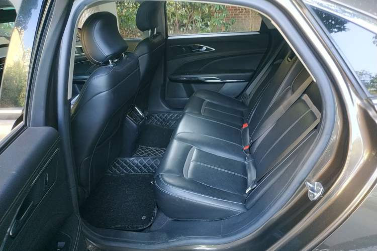 Used Ford Taurus 2017 EcoBoost 245 Luxury Model Left Rear Seat