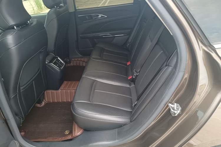 Used Ford Taurus 2017 EcoBoost 245 Fashion Edition Left Rear Seat