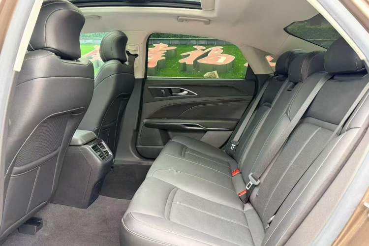Used Ford Taurus 2017 EcoBoost 245 Fashion Edition Left Rear Seat