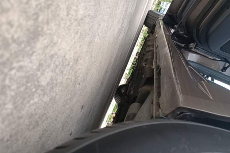 Used Ford Taurus 2017 EcoBoost 245 Fashion Edition Left Side Sill