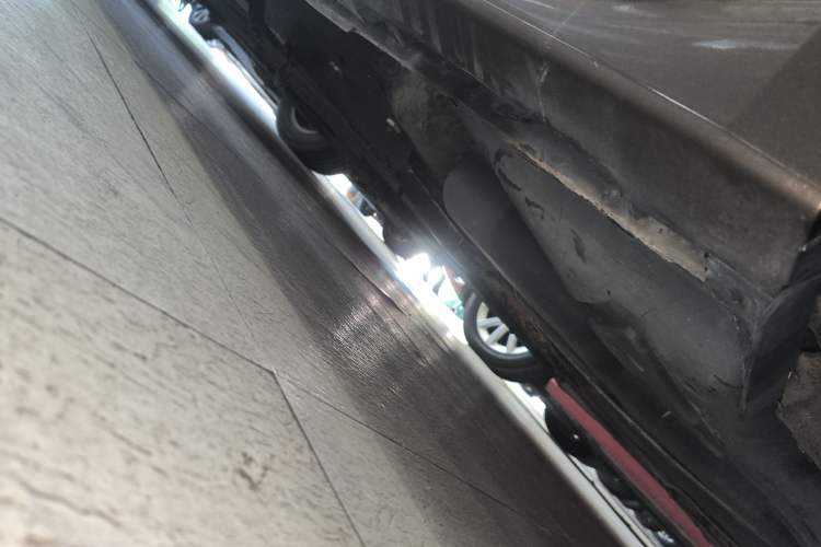 Used Ford Taurus 2017 EcoBoost 245 Fashion Edition Left Side Sill