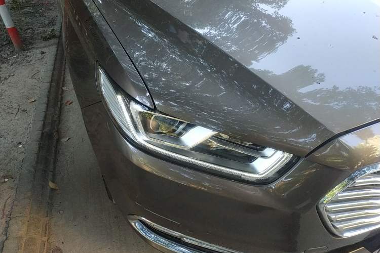 Used Ford Taurus 2017 EcoBoost 245 Luxury Model Right Front Headlight