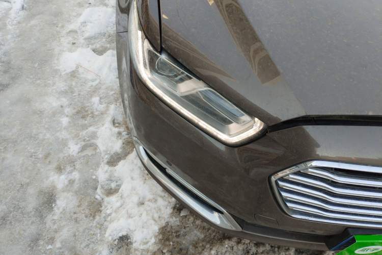 Used Ford Taurus 2017 EcoBoost 245 Luxury Model Right Front Headlight