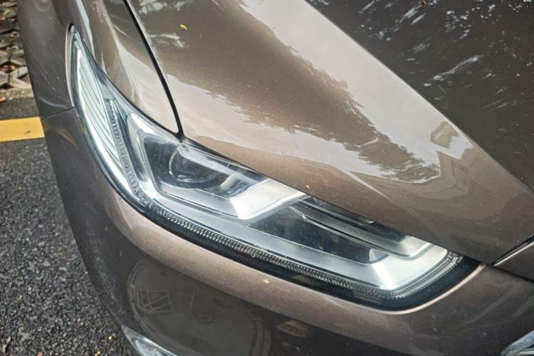 Used Ford Taurus 2017 EcoBoost 245 Luxury Model Right Front Headlight