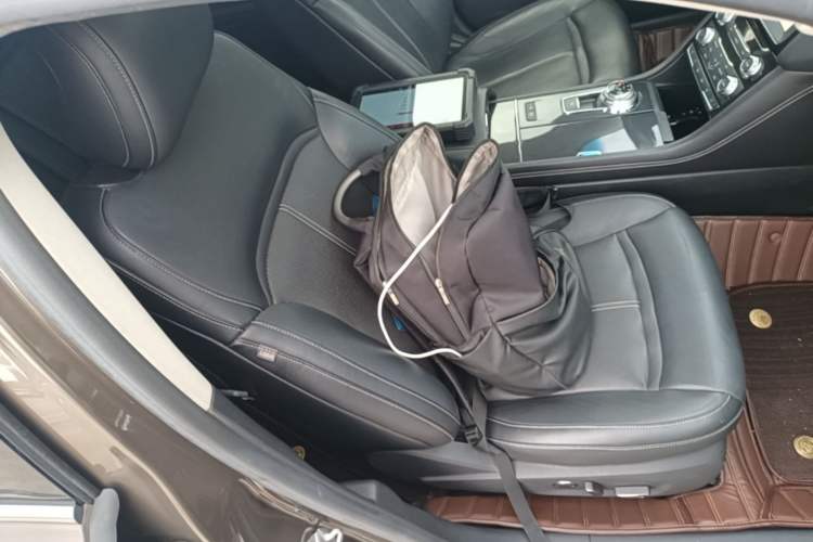Used Ford Taurus 2017 EcoBoost 245 Fashion Edition Right Front Seat