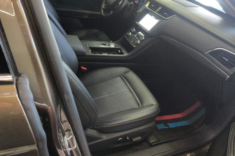 Used Ford Taurus 2017 EcoBoost 245 Fashion Edition Right Front Seat
