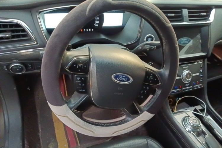 Used Ford Taurus 2017 EcoBoost 245 Luxury Model Steering Wheel