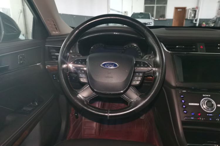 Used Ford Taurus 2017 EcoBoost 245 Flagship Model Steering Wheel