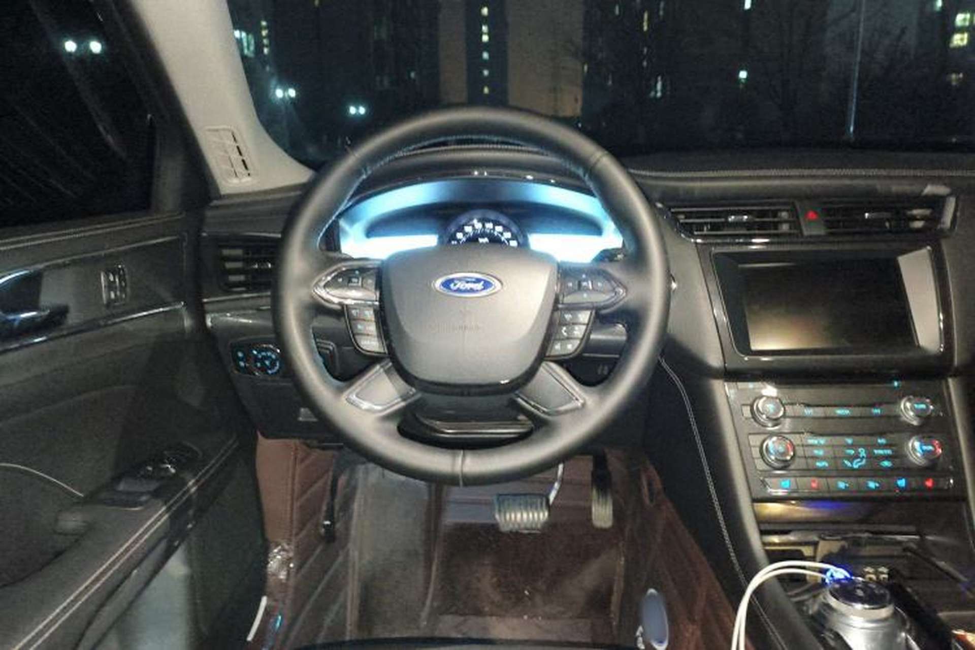 Used Ford Taurus 2017 EcoBoost 245 Fashion Edition Steering Wheel