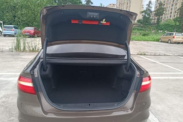 Used Ford Taurus 2017 EcoBoost 245 Fashion Edition Trunk