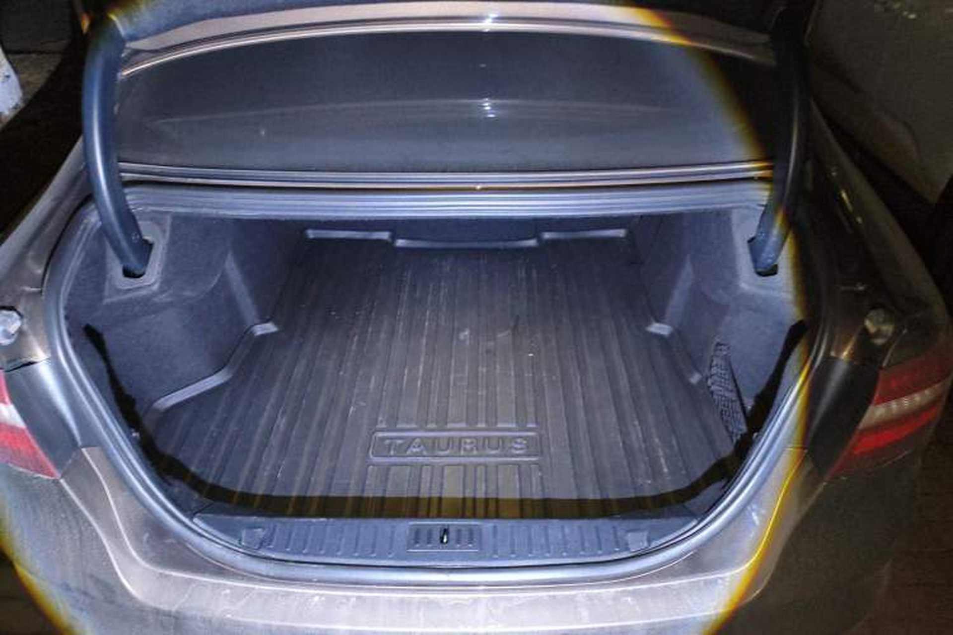 Used Ford Taurus 2017 EcoBoost 245 Fashion Edition Trunk