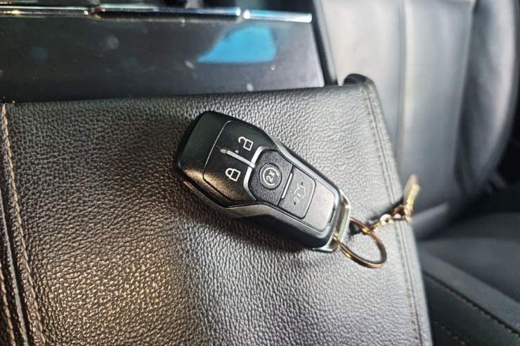 Used Ford Taurus 2017 EcoBoost 245 Luxury Model Vehicle Key