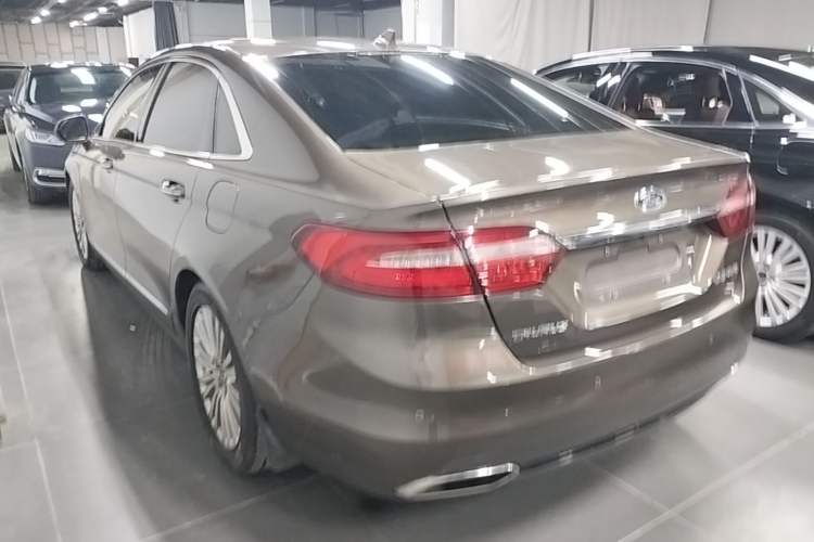 Used Ford Taurus 2017 EcoBoost 245 Luxury Model Exterior 2
