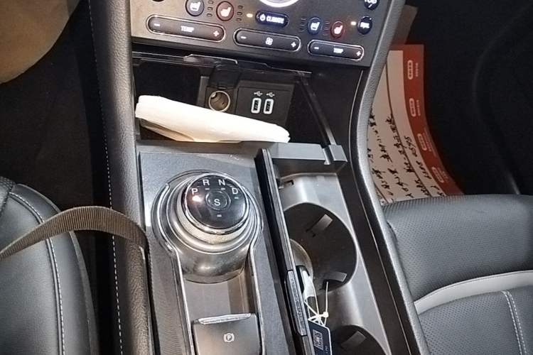 Used Ford Taurus 2017 EcoBoost 245 Luxury Model Gear Lever
