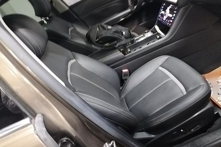 Used Ford Taurus 2017 EcoBoost 245 Luxury Model Right Front Seat