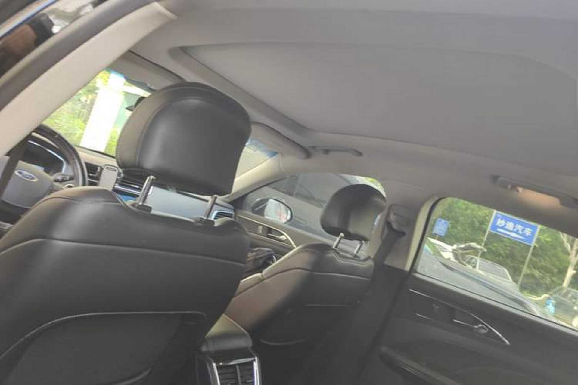 Used Ford Taurus 2017 EcoBoost 245 Luxury Model Headliner