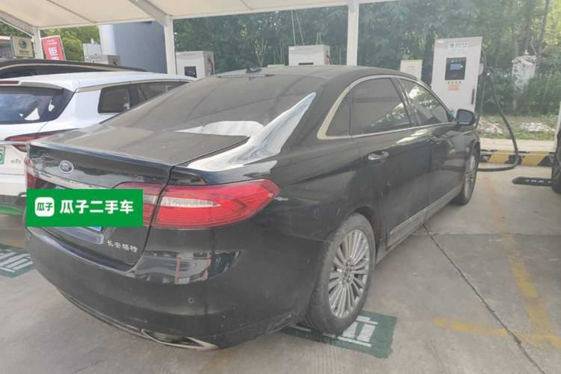 Used Ford Taurus 2017 EcoBoost 245 Luxury Model Rear Right 45 Deg