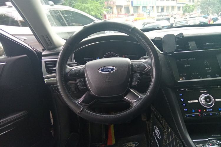 Used Ford Taurus 2017 Facelifted EcoBoost 245 Luxury Version Steering Wheel