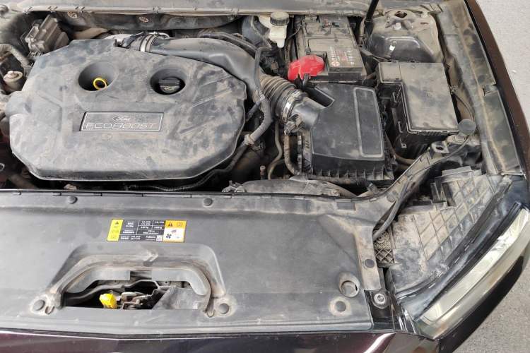 Used Ford Taurus 2017 EcoBoost 245 Fashion Edition Engine Bay Left