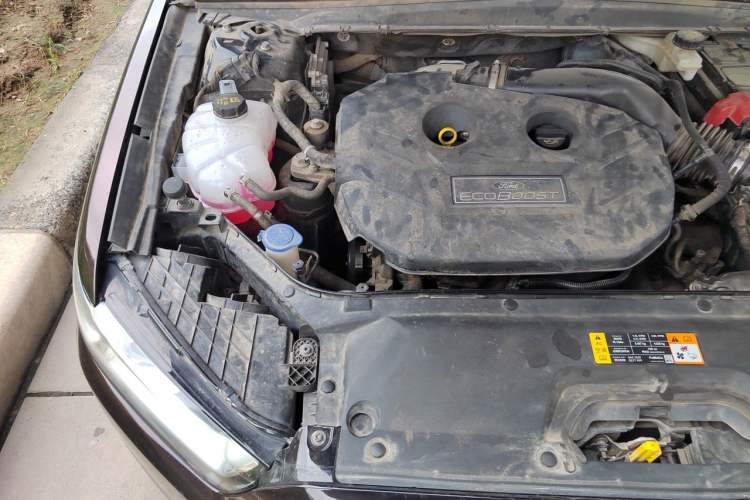 Used Ford Taurus 2017 EcoBoost 245 Fashion Edition Engine Bay Right