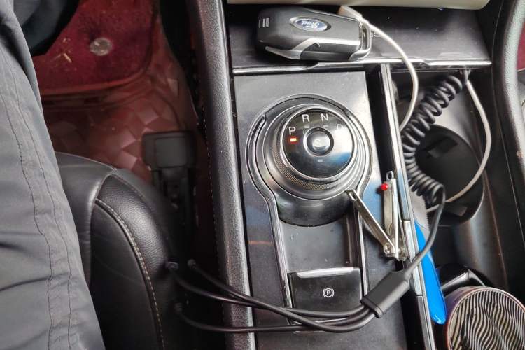 Used Ford Taurus 2017 EcoBoost 245 Fashion Edition Gear Lever