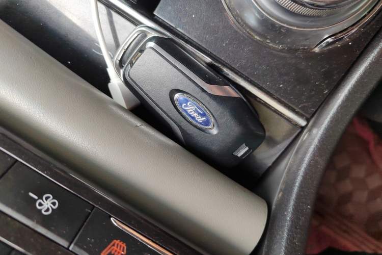 Used Ford Taurus 2017 EcoBoost 245 Fashion Edition Vehicle Key