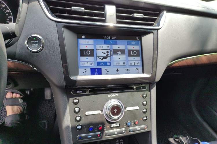 Used Ford Taurus 2017 EcoBoost 245 Flagship Model Audio And AC Panel