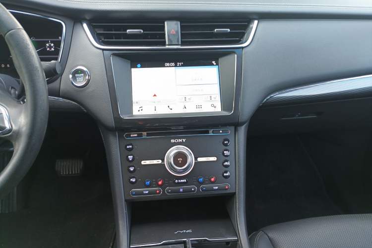 Used Ford Taurus 2017 EcoBoost 245 Luxury Model Audio And AC Panel
