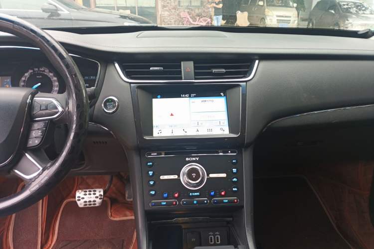 Used Ford Taurus 2017 EcoBoost 245 Luxury Model Audio And AC Panel