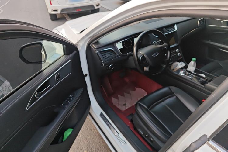 Used Ford Taurus 2017 EcoBoost 180 Luxury Model Driver Seat