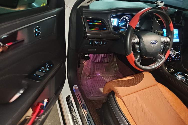 Used Ford Taurus 2017 EcoBoost 245 Luxury Model Driver Seat