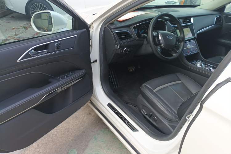 Used Ford Taurus 2017 EcoBoost 245 Luxury Model Driver Seat
