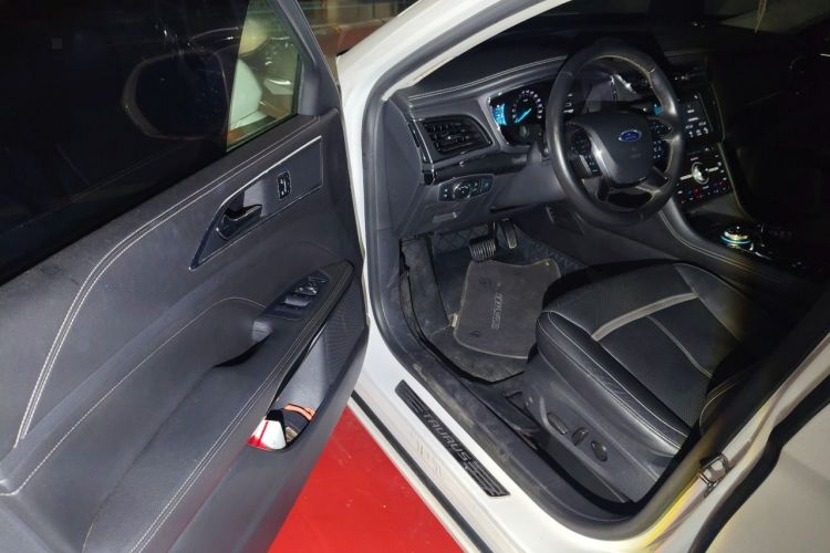 Used Ford Taurus 2017 EcoBoost 245 Luxury Model Driver Seat