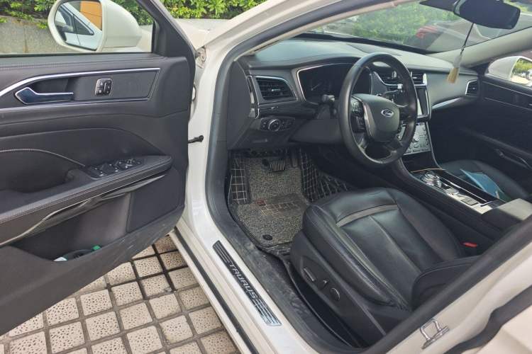 Used Ford Taurus 2017 EcoBoost 245 Luxury Model Driver Seat