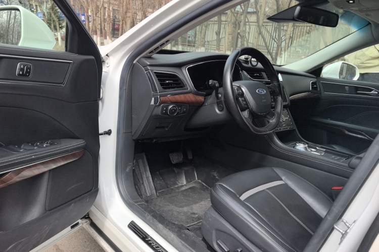 Used Ford Taurus 2017 EcoBoost 325 V6 Flagship Model Driver Seat