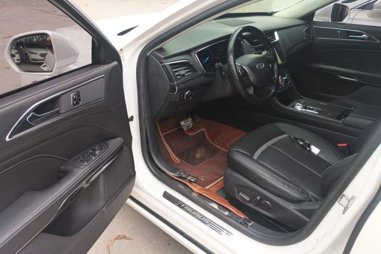 Used Ford Taurus 2017 EcoBoost 245 Luxury Model Driver Seat