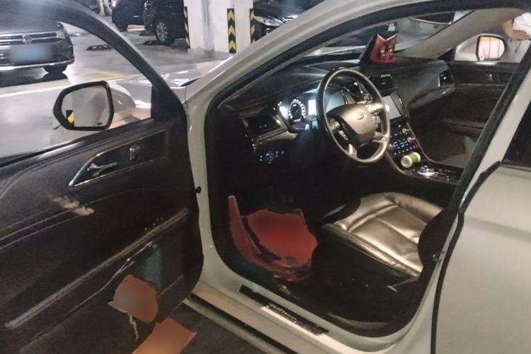 Used Ford Taurus 2017 EcoBoost 245 Fashion Edition Driver Seat