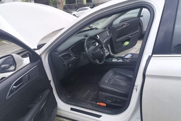 Used Ford Taurus 2017 EcoBoost 245 Fashion Edition Driver Seat