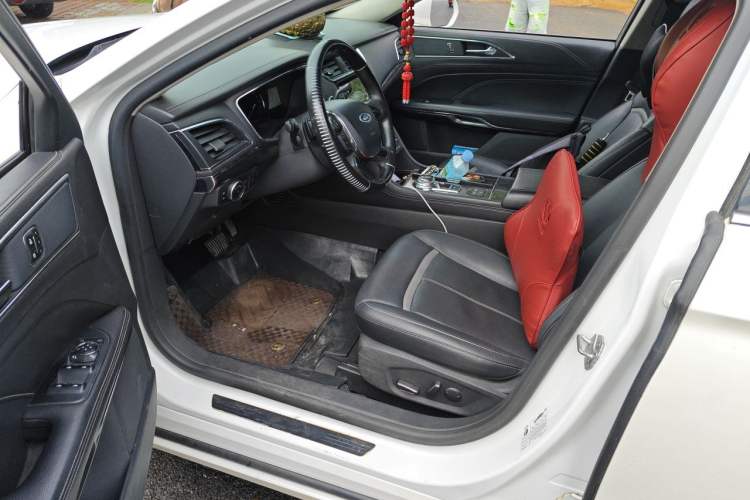 Used Ford Taurus 2017 EcoBoost 245 Luxury Model Driver Seat