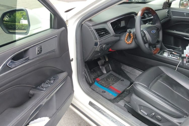 Used Ford Taurus 2017 EcoBoost 245 Fashion Edition Driver Seat