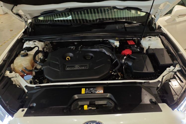 Used Ford Taurus 2017 EcoBoost 245 Fashion Edition Engine Bay