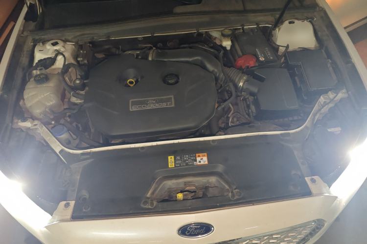 Used Ford Taurus 2017 EcoBoost 245 Fashion Edition Engine Bay