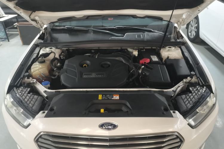 Used Ford Taurus 2017 EcoBoost 245 Fashion Edition Engine Bay