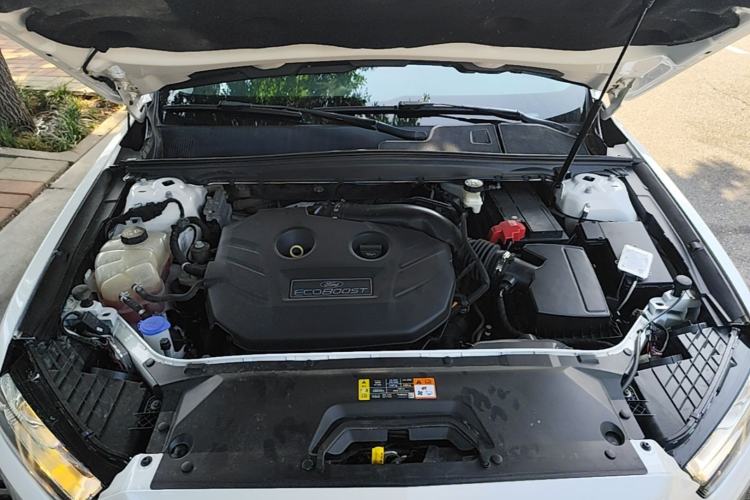 Used Ford Taurus 2017 EcoBoost 245 Fashion Edition Engine Bay