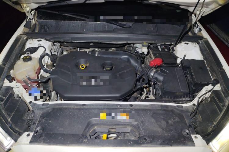 Used Ford Taurus 2017 EcoBoost 245 Luxury Model Engine Bay