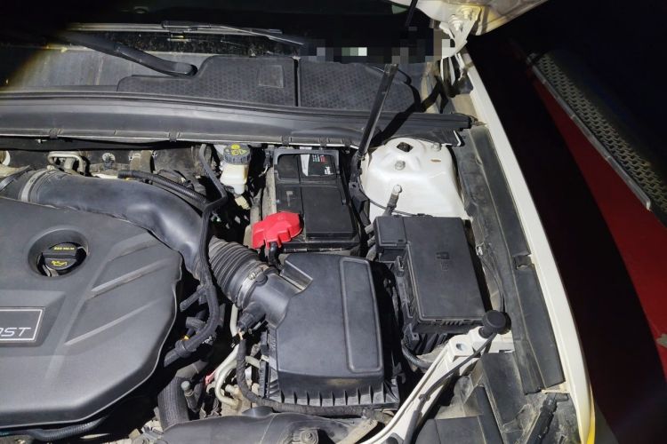 Used Ford Taurus 2017 EcoBoost 245 Luxury Model Engine Bay Left