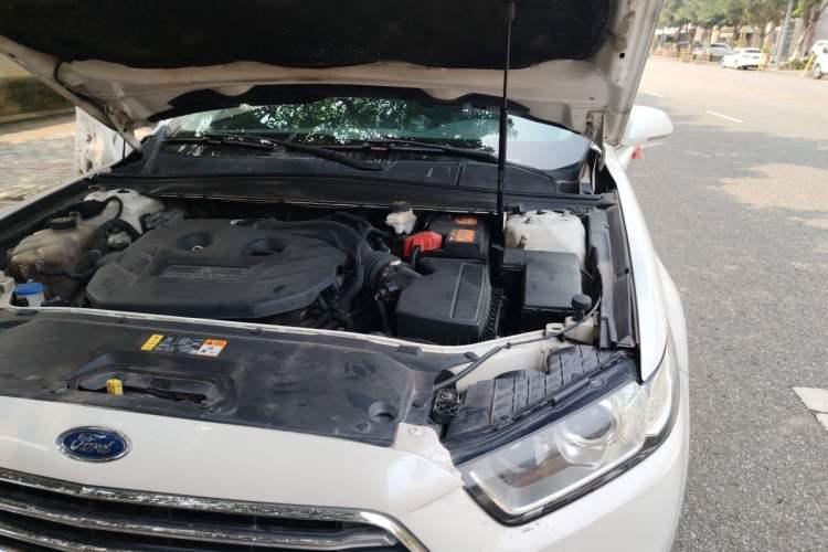 Used Ford Taurus 2017 EcoBoost 245 Fashion Edition Engine Bay Left