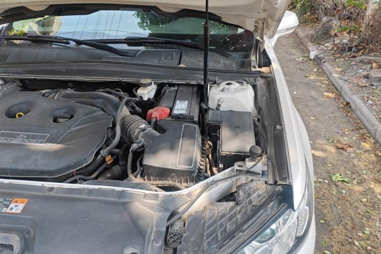 Used Ford Taurus 2017 EcoBoost 245 Fashion Edition Engine Bay Left