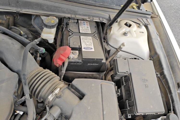 Used Ford Taurus 2017 EcoBoost 245 Luxury Model Engine Bay Left